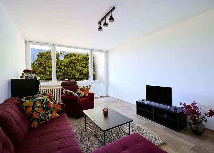 582 By Interhome *